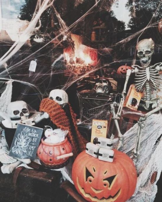 Series: Scared Sexy 035353e47594128779542d7de9dc0254